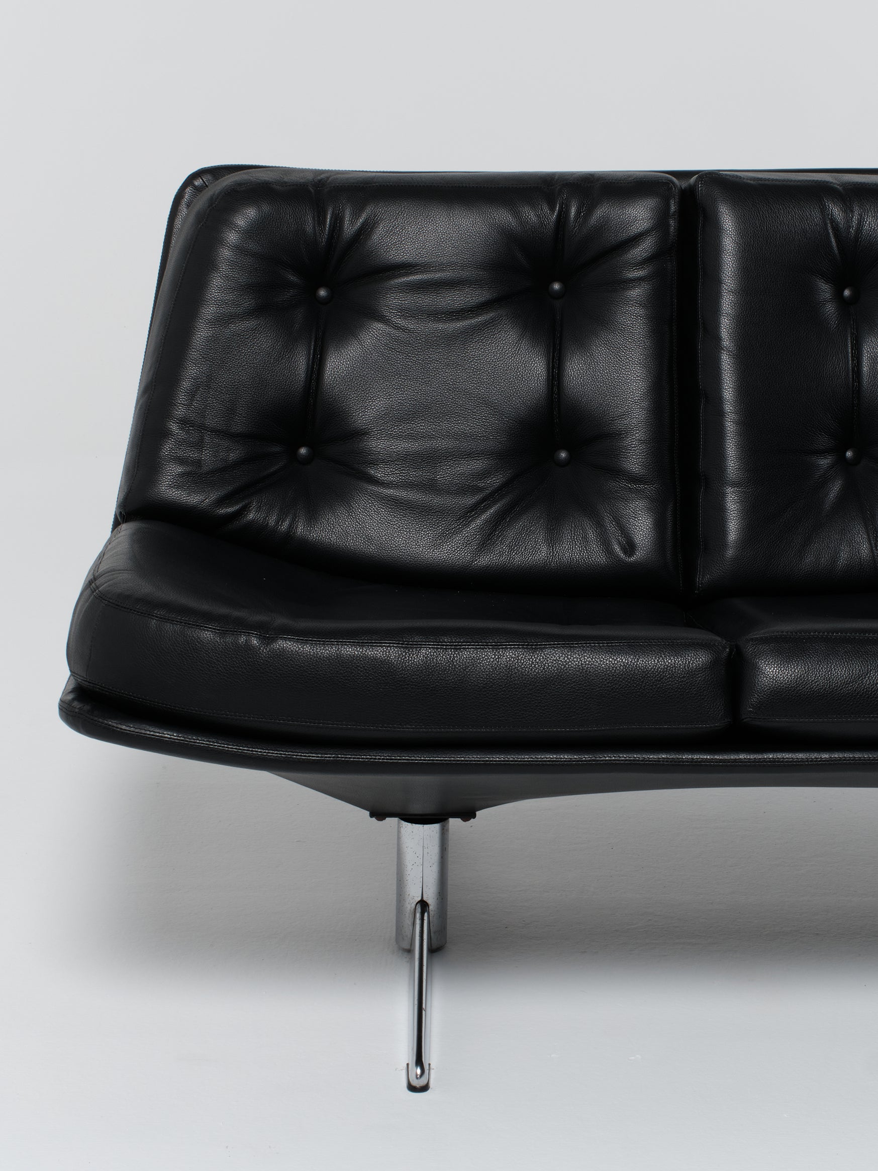 Mila Sofa