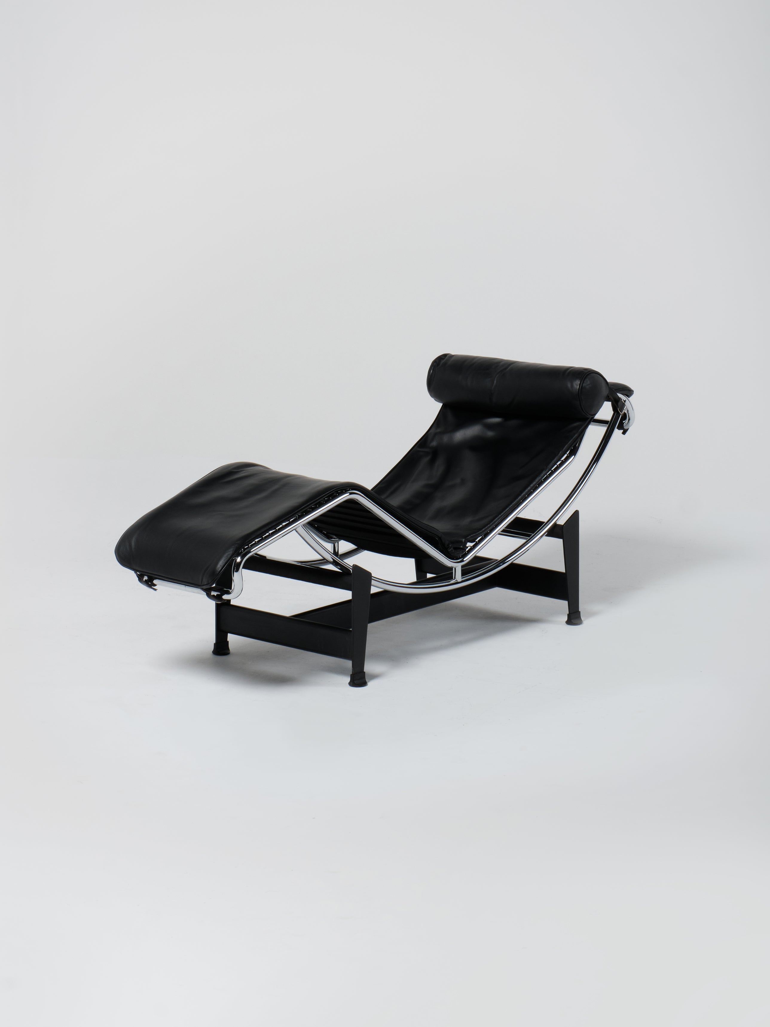 LC4 Chaise Longue