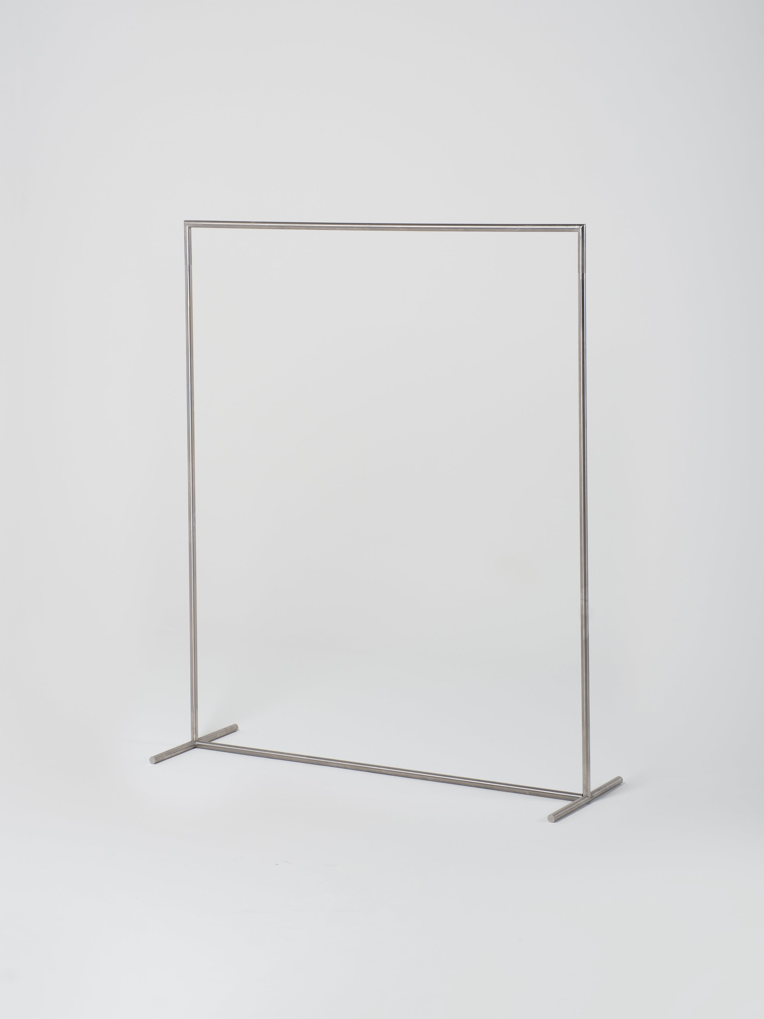 Rail 18 / Round | 150cm x H180cm | Stainless Steel