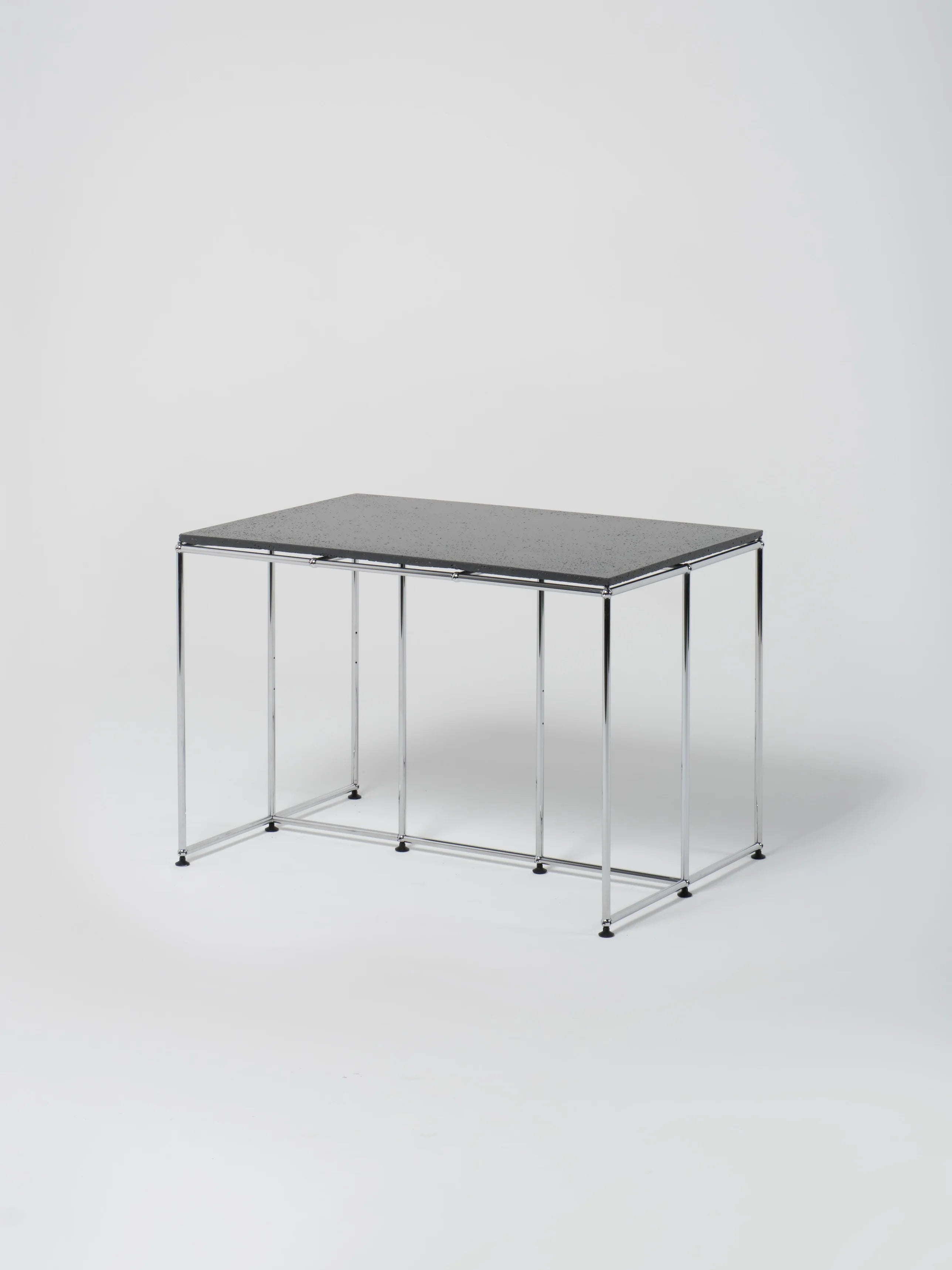 USM Table 6 / Anthracite Concrete
