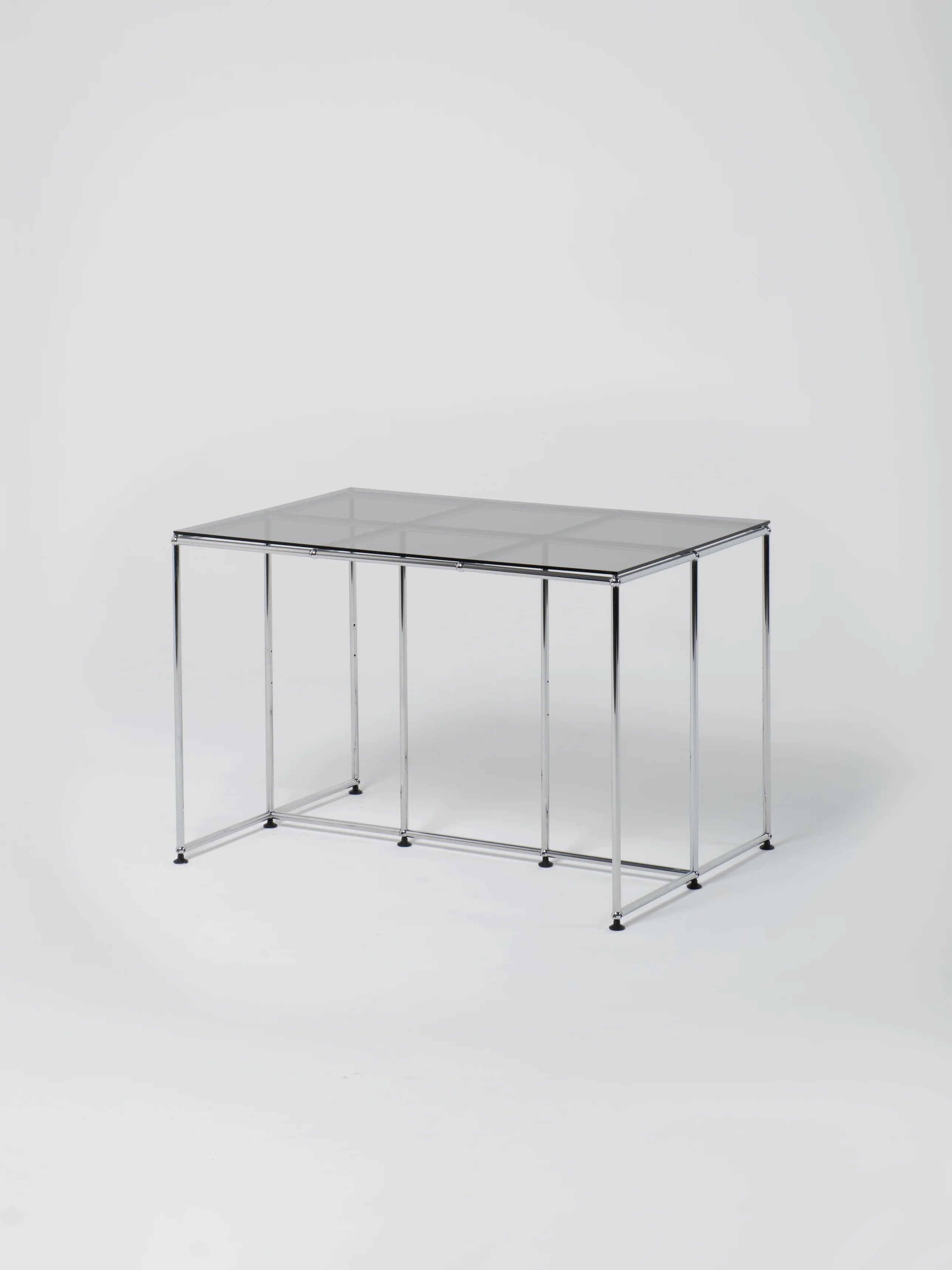 USM Table 8 / Grey Glass