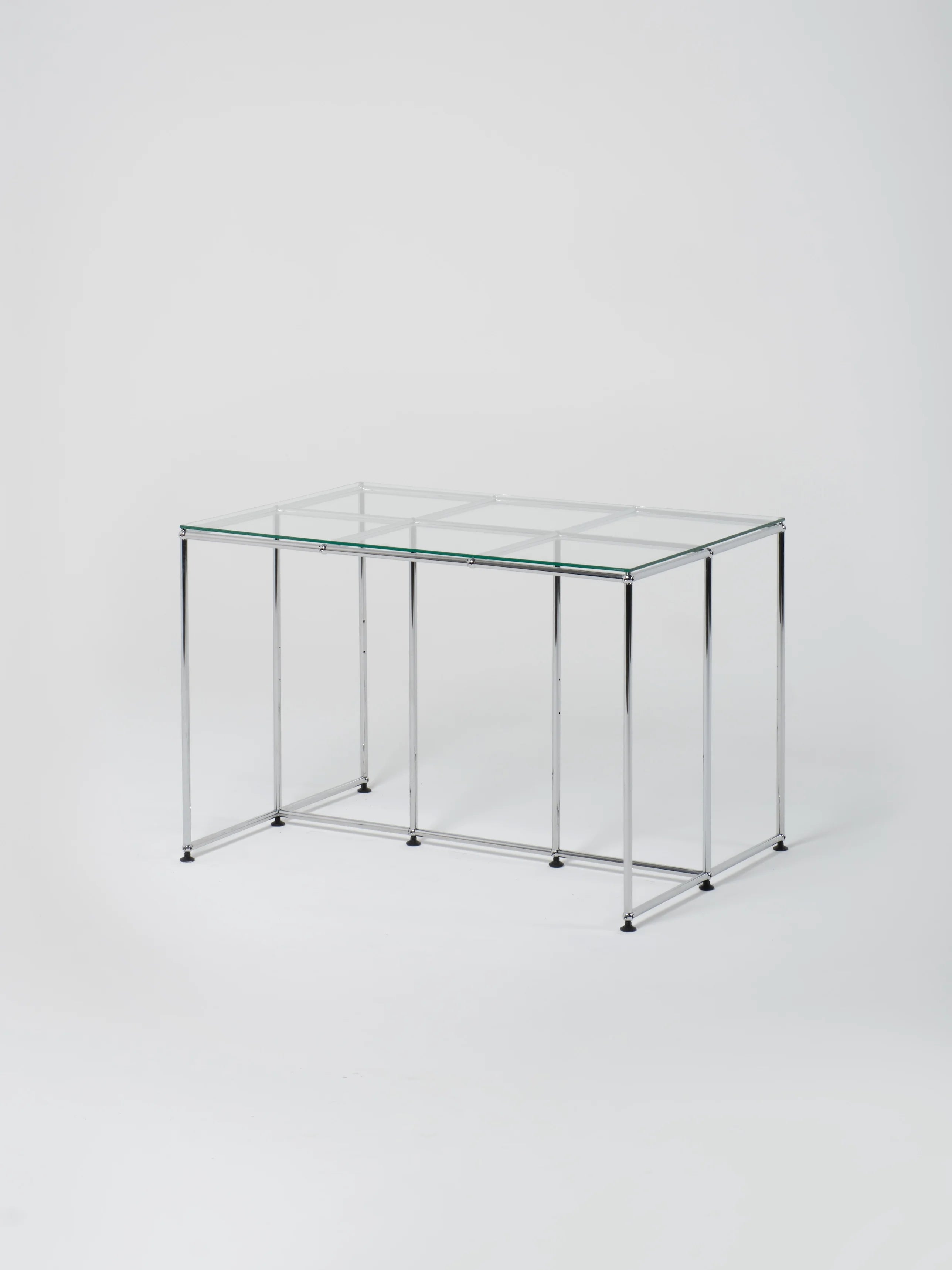 USM Table 7 / Glass