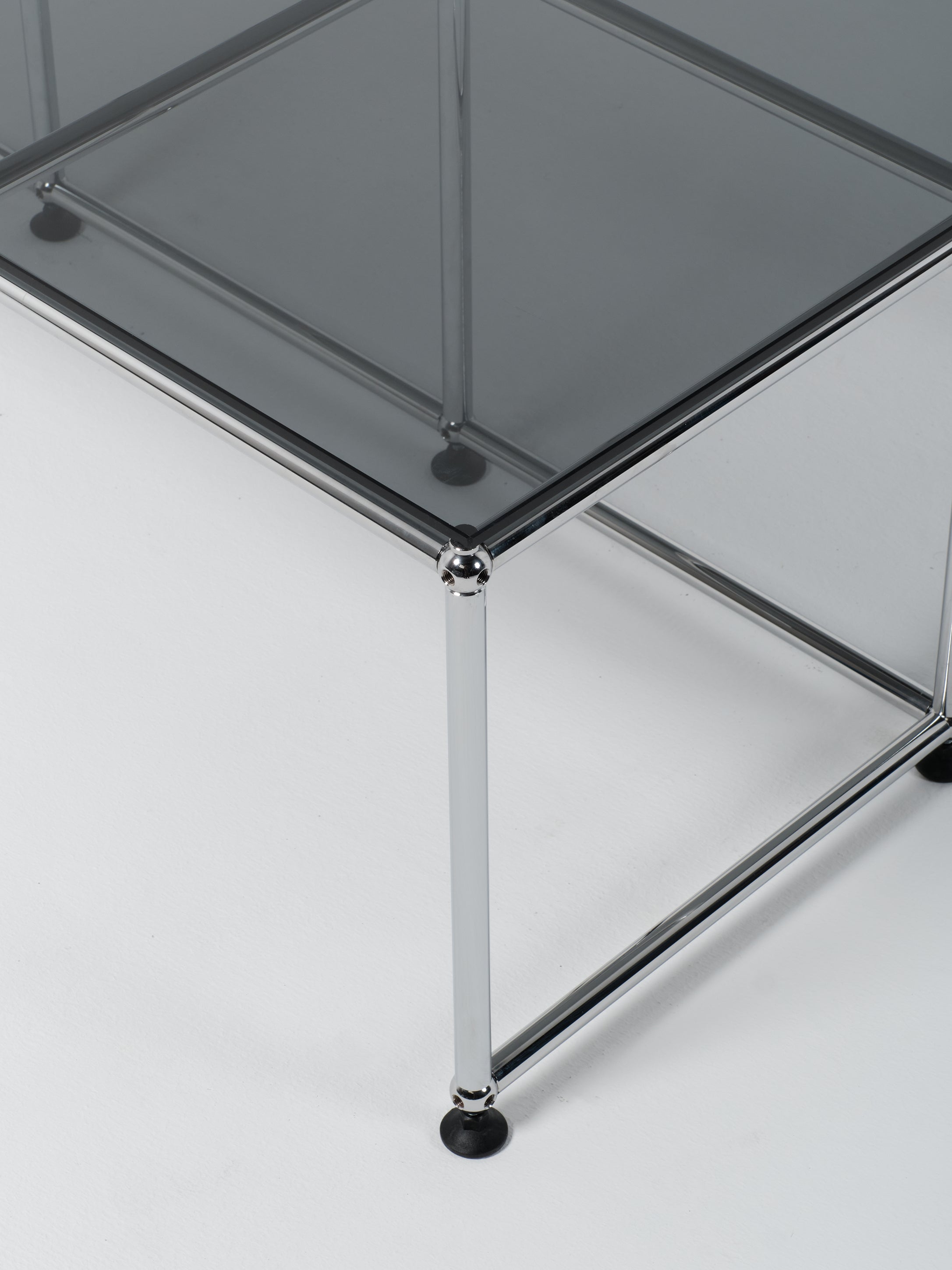 USM Coffee Table 8 / Grey Glass