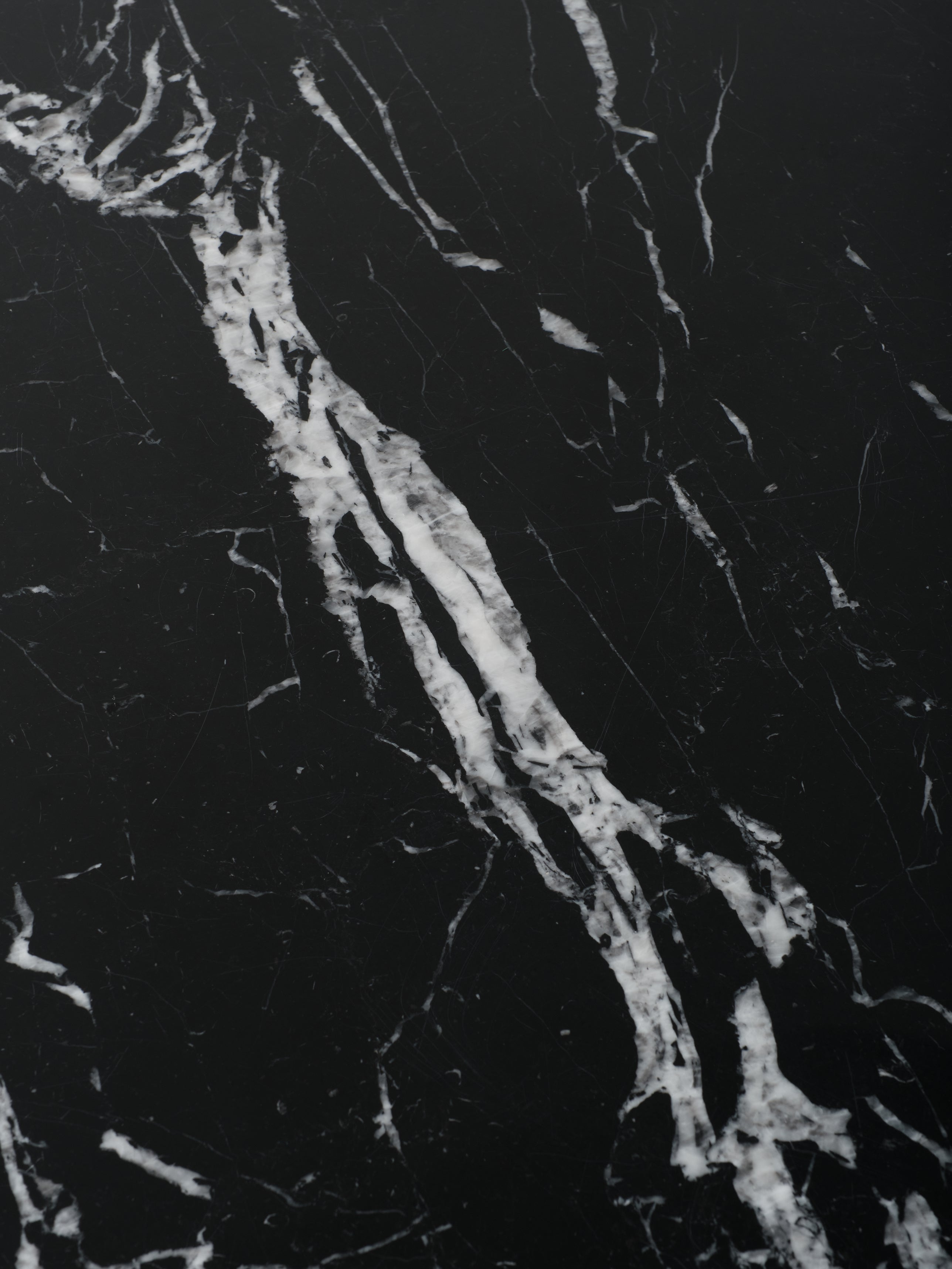 Table 4 / Black / Nero Marquina Marble